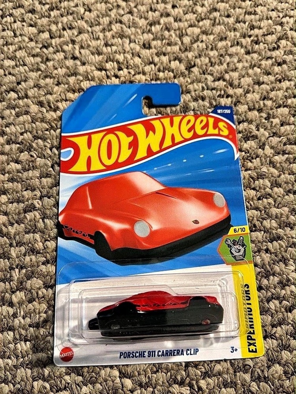 Hot Wheels Porsche 911 Carrera Club Die-Cast Car Red & Blue NWT